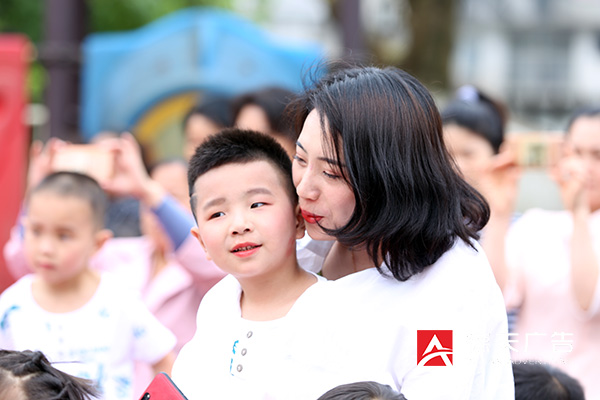 常德市德天廣告有限公司,品牌設(shè)計,活動策劃,影視攝制,廣告設(shè)備租賃,媒體廣告推廣,